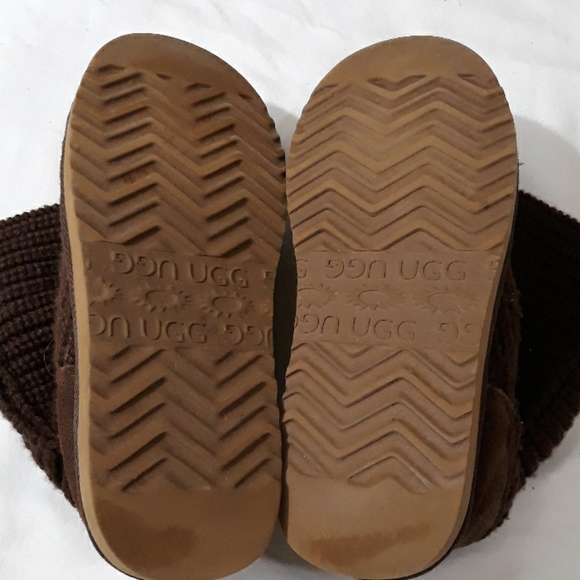 UGG BOOTS - Picture 5 of 6